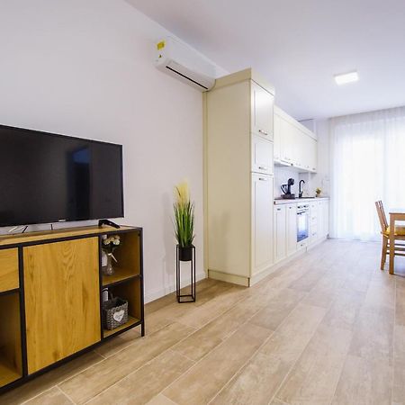Lovely Home At West Residence Oradea Zewnętrze zdjęcie