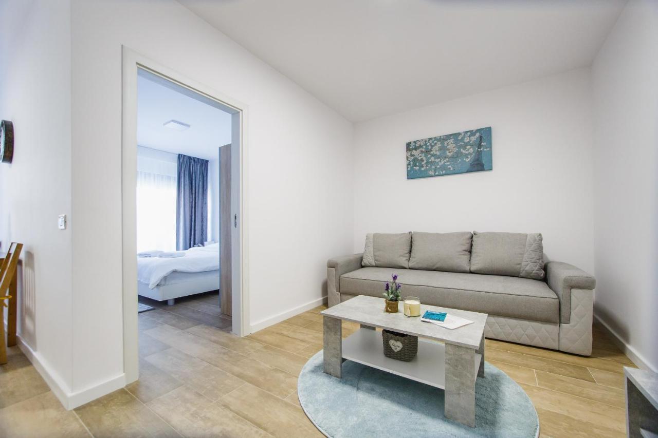 Lovely Home At West Residence Oradea Zewnętrze zdjęcie
