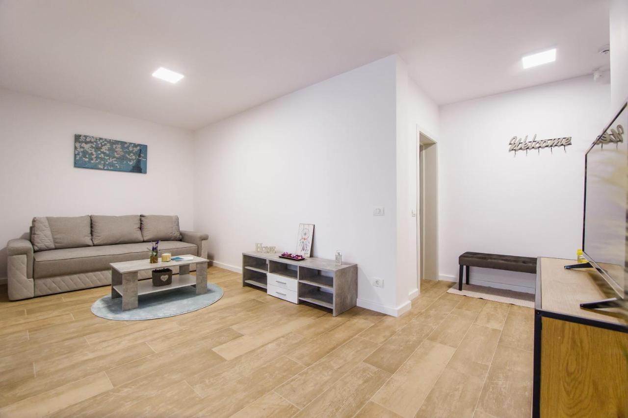 Lovely Home At West Residence Oradea Zewnętrze zdjęcie