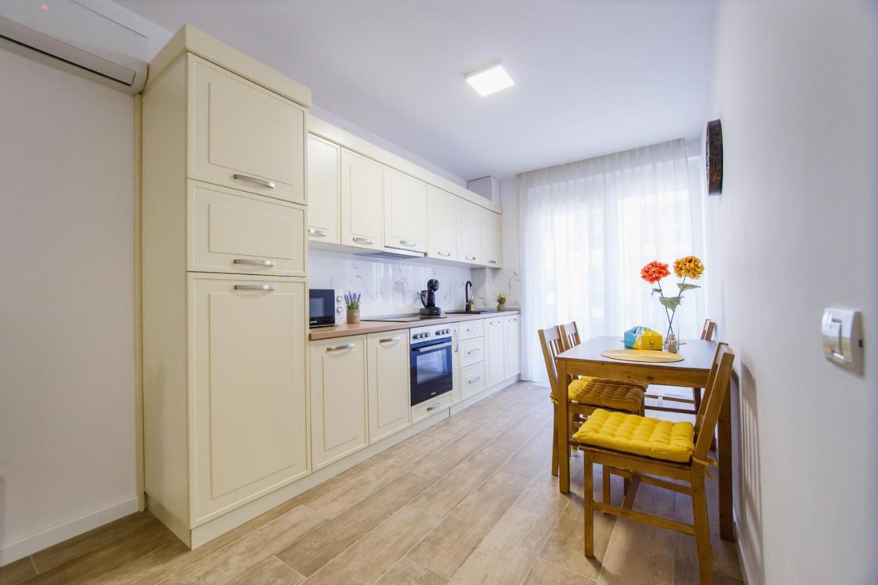 Lovely Home At West Residence Oradea Zewnętrze zdjęcie