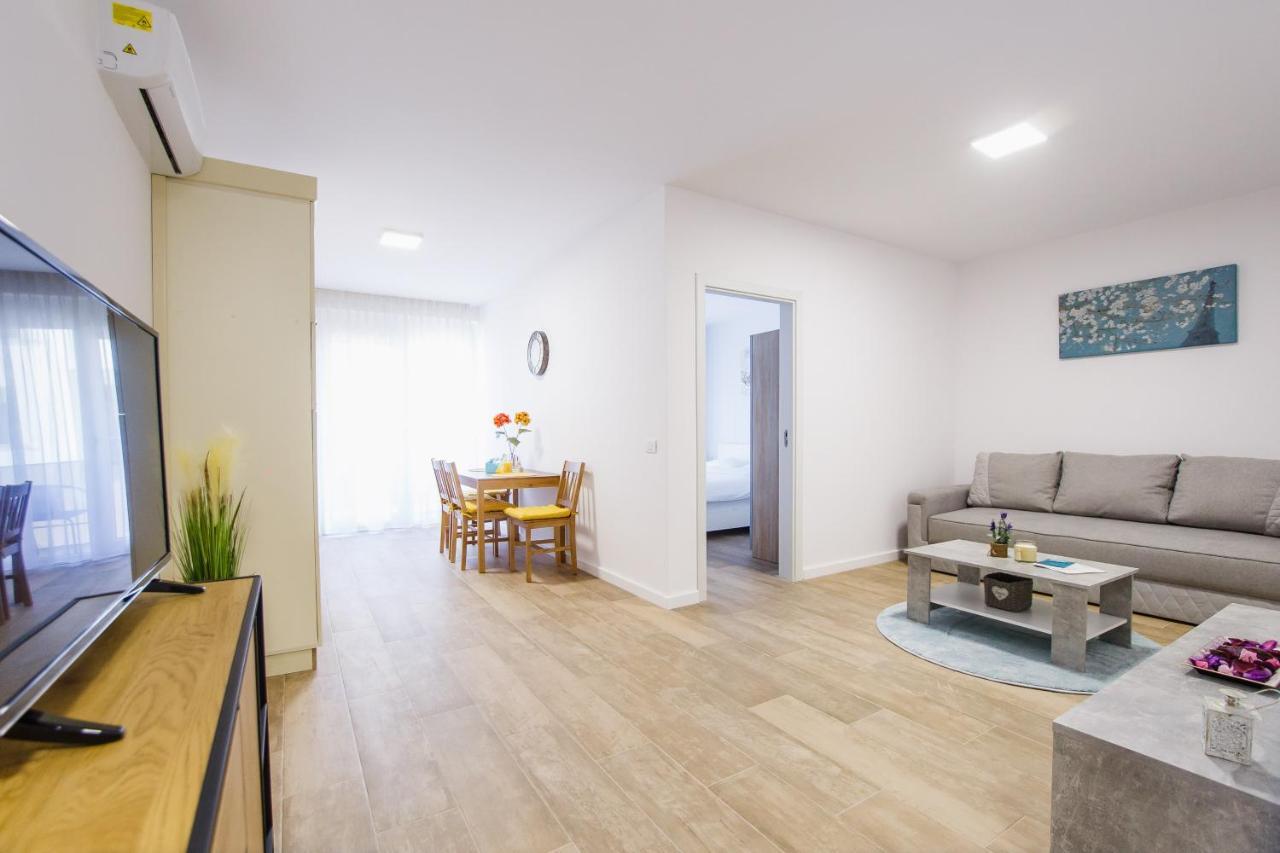 Lovely Home At West Residence Oradea Zewnętrze zdjęcie