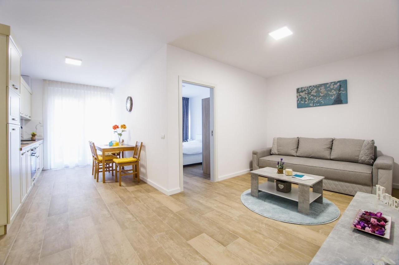 Lovely Home At West Residence Oradea Zewnętrze zdjęcie