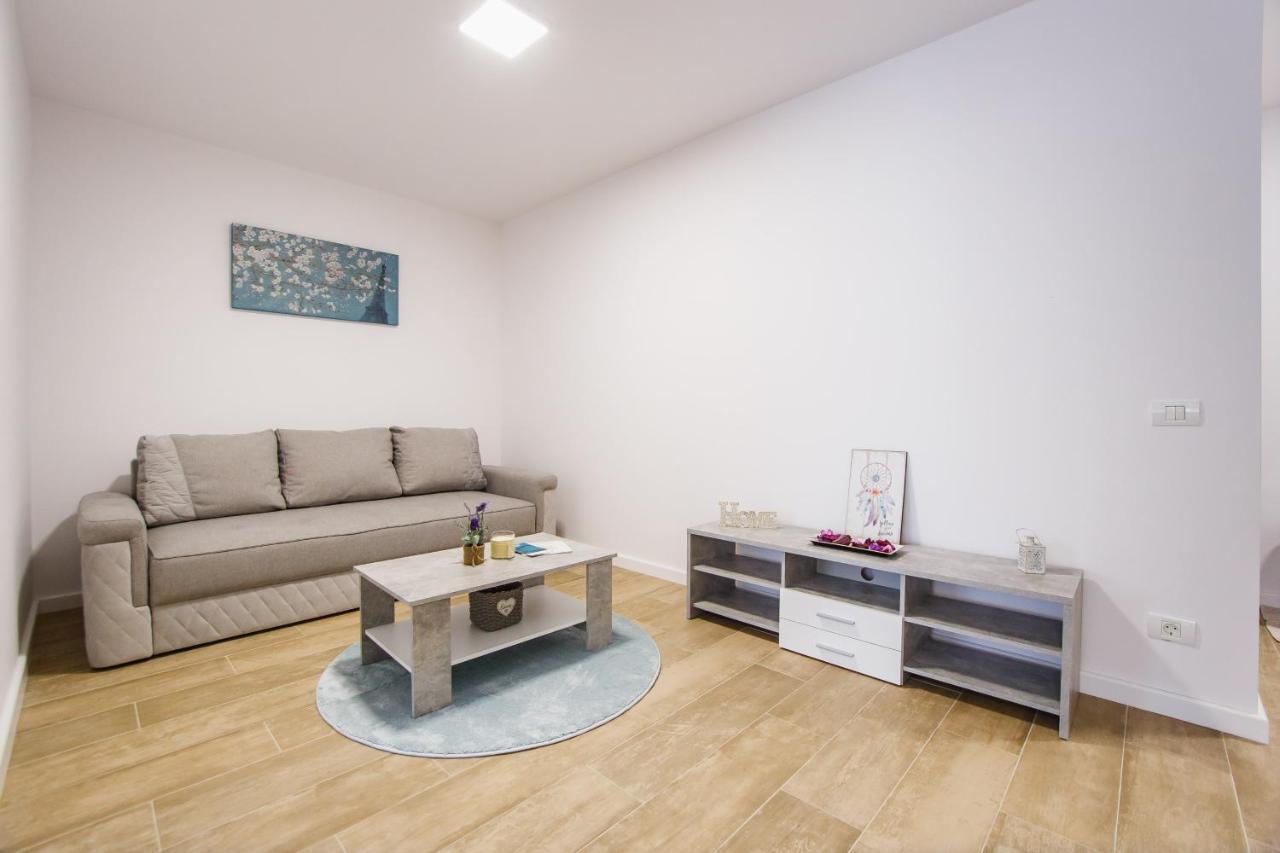 Lovely Home At West Residence Oradea Zewnętrze zdjęcie